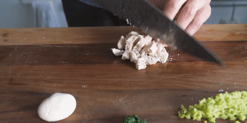 monochrome-no-oozora:  JunsKitchen - Homemade Cat Sushi (vs Store Cat Food)  Bonus: Nagi, Haku &