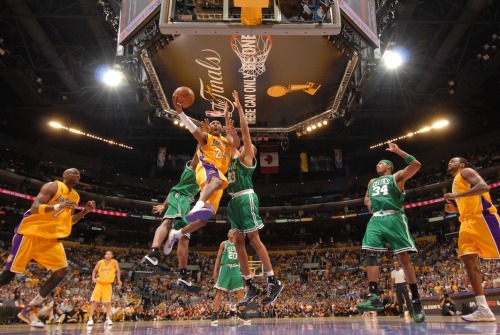 bobbycaputo:    Capturing Basketball’s Greatest Moments  If you caught the NBA Finals last week, you know it’s the biggest event of the year in American professional basketball. It’s also the most important time of year for Andrew Bernstein, the