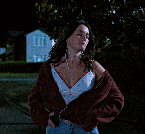 Sarah Pidgeon As LEAH RILKE In THE WILDS (2020)