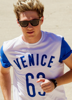 holdmetightniall:  ××× 
