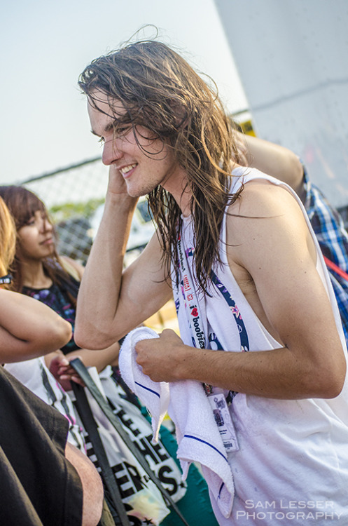 samlesserphotography:Pat Kirch hanging out with fans after their set at Jones Beach on Long Island