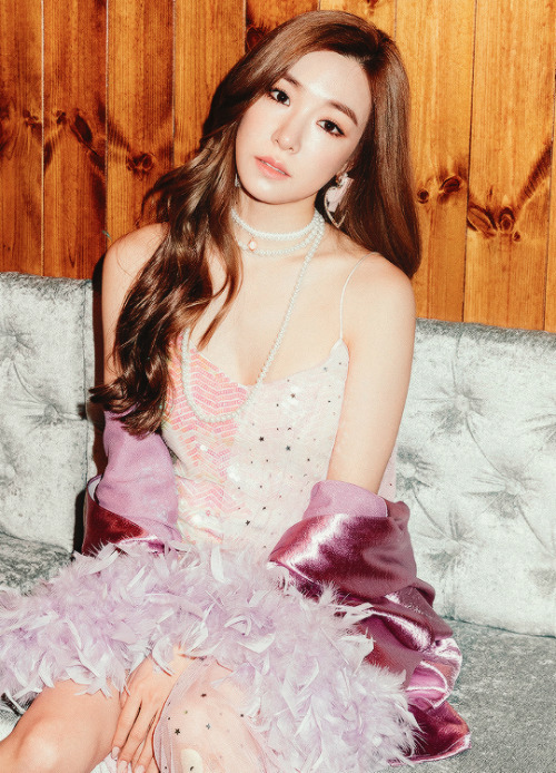 tipannies: Tiffany // Holiday Night - Teaser Pictures