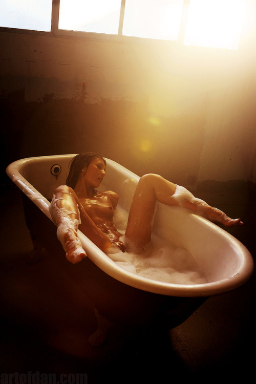 hot-babes-now-just-shut-up:  hot-babes-now-just-shut-up