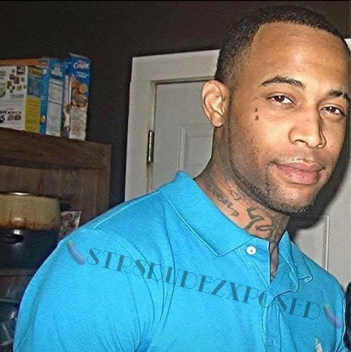 whtbbl4bbc: str8dudezxposed: This is Quincey… My type of dude! Http://www.Str8DudezXposed.tumblr.com