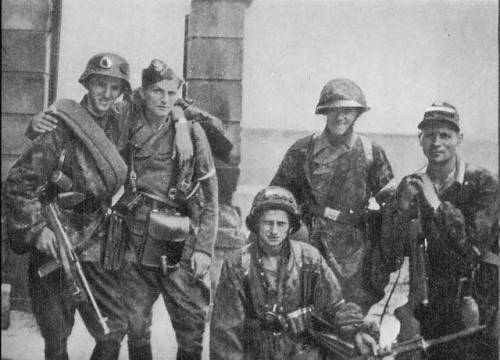 ww2inpictures:Resistance fighters of the Polish Home Army pose for the camera. Warsaw, Poland. 1944.