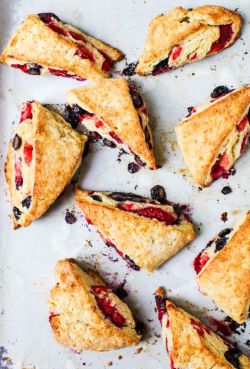 intensefoodcravings:  Triple Berry Scones