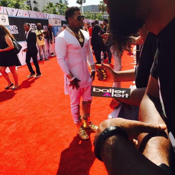 findfanficshere:  56blogscrazy:  bobby v auditioning for a mortal kombat extra  😂😂😂😂😂
