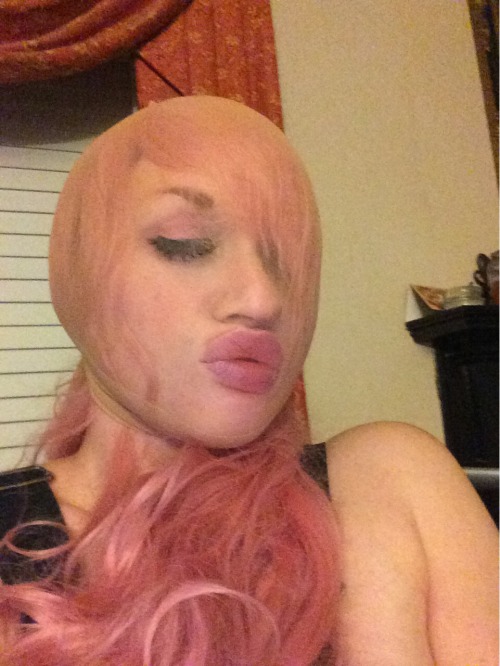 babalonrising69: Let’s get weird together in my living room. Skype: missanthropejones
