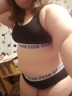 bigbootypandamoo:  Game Over? Take them off for a new game😉