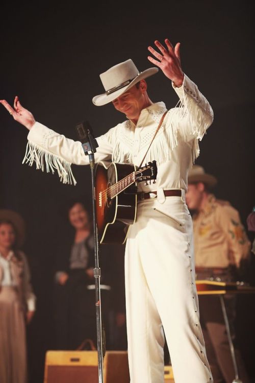 hiddlesfashion:On the blog: Recreating Hank Williams’ iconic looks for I Saw the Light and how Tom H