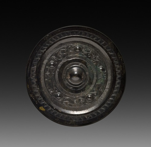 Mirror with Concentric Circles and Auspicious Animals, 206 BC - AD 220, Cleveland Museum of Art: Chi