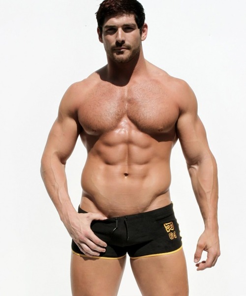hunkopedia:    Follow Hunk’o’pedia for more hot guys! | Follow my personal blog!  