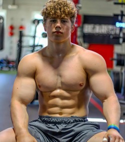 aestheticsupremacy:musclewizard69:The growth porn pictures