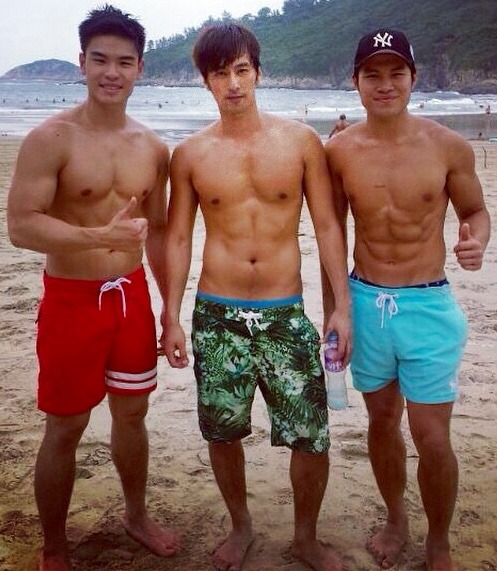 asianmusclefetish:  Original post: http://asianmusclefetish.tumblr.com 
