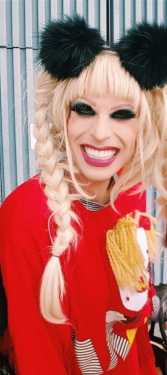 adoringwillam:pictures of Katya at dragcon are making me cry tbh