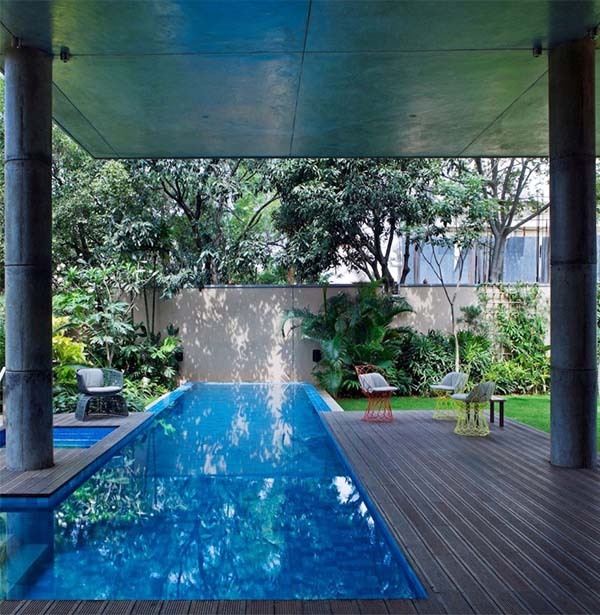 aros:  Library House in India