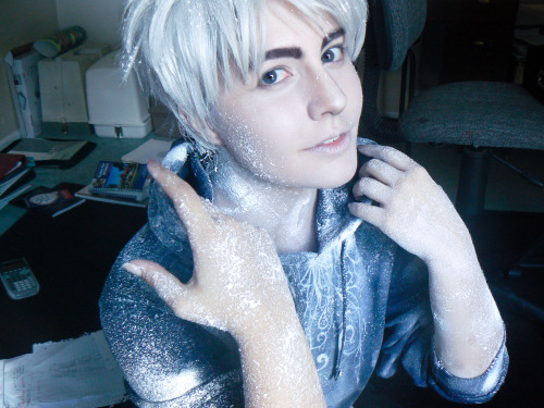 HURRRR I LOVE BEING JACK FROST SO MUCH SOBS