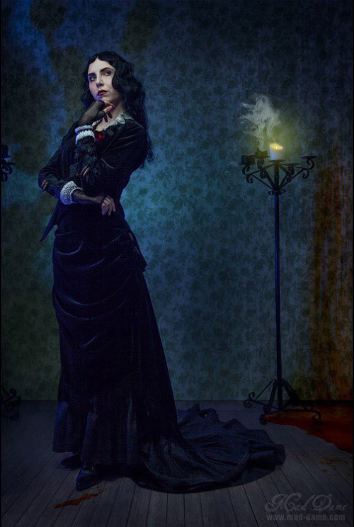 Madame Chaotic, in her custom made Crimson Peak inspired gown. The gown is rich cotton velvet, adorn
