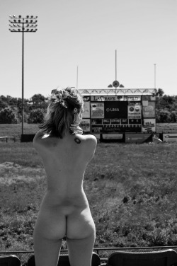 undress-me-anywhere:  La Grave field in Fort