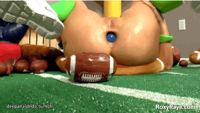 masterofherfuckholes:  Football season means a lot of fuck hole training.