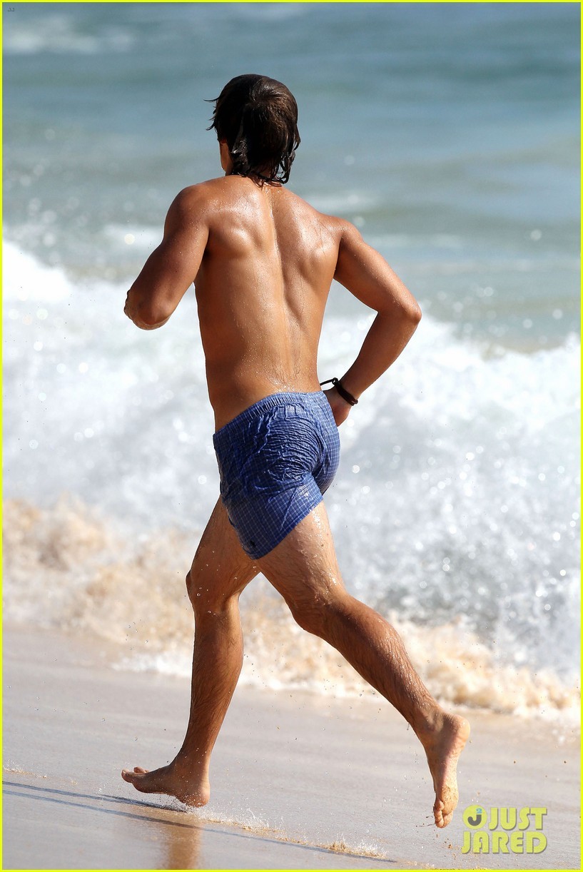 boysguysandmen101:   old but gold, brenton thwaites 1 