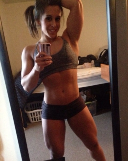 I was never a fan of fitness freaks until i saw this girl. Wow.