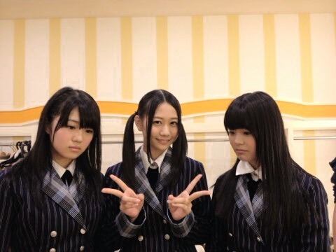 akibeya:  市野成美 - Google+ - こんばんは(o^^o) 派手な顔の子をはさんで、落ち込んでいる素朴顔同盟です(´Д` ) …  菅なな子　古畑奈和　市野成美