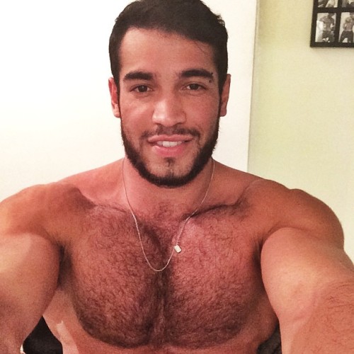 mymenstocktaking:  Sexy shirtless selfies by Javier Castillo (@javocast13 on Instagram).