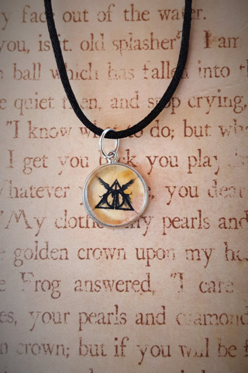 Deathly Hallows Necklace $7.00   X