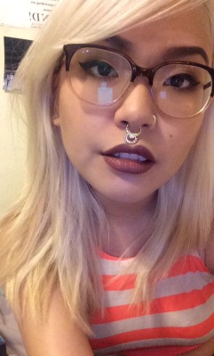 vomits:i got new glasses!!!