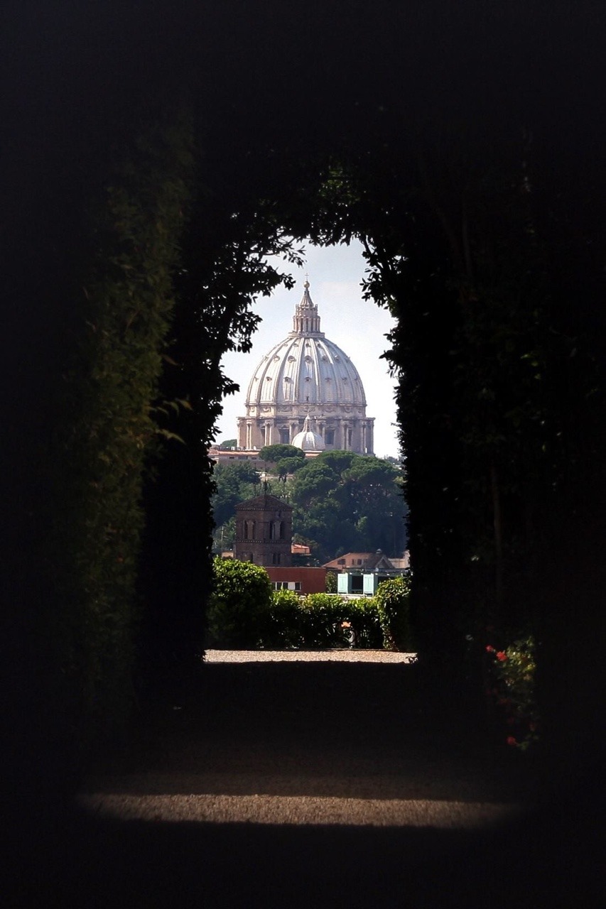 bluehome91:St. Peter’s Basilica seen through the keyhole at Villa Malta. Rome,