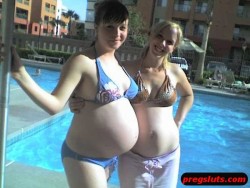 hotpregbitches:  Follow : http://preggobeauty.tumblr.com/  for pregnant hotties…         