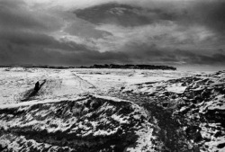 thecloudiestday: Hiroshi Hamaya, A farm village