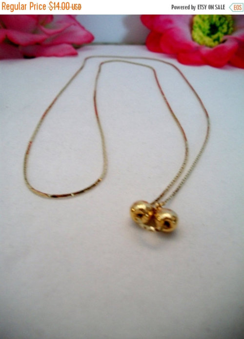 gold tone textured bead ball necklace by ALEXLITTLETHINGS (12.88 USD) http://ift.tt/1l5RIyK