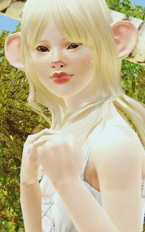 izzylovessims:  She started out as a deer sim but I think she looks more like mouse.