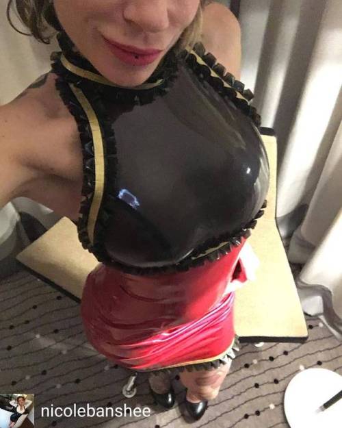 Credit to @nicolebanshee : #Hello from #berlin #mistress #nicolebanshee #latex #fetish #fetishes #mo