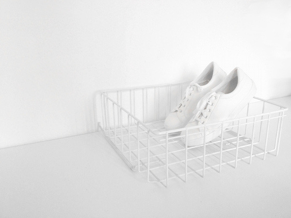 purewhites:  White as snow, pale blog x  