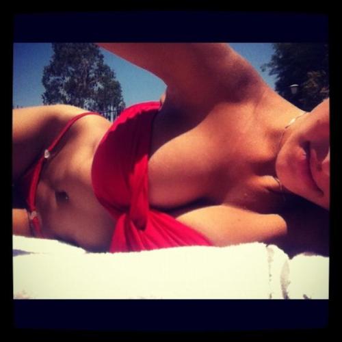 heelsplease:  amateur-implant-pics:  Shantal_Monique  So alluring