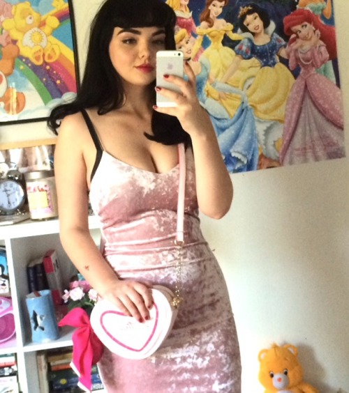 illestprincess: this is so perfect for valentines day but like now all i need is a date