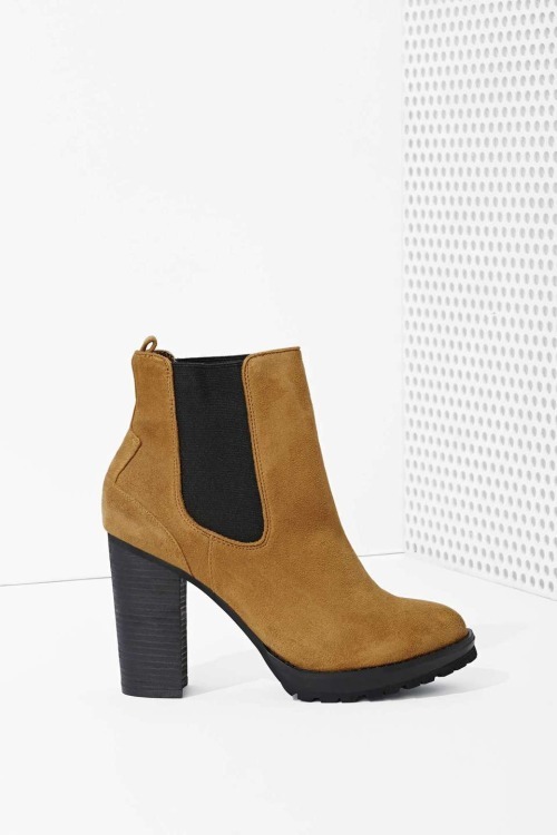 High Heels Blog rainy-day-fashion: Shoe Cult Ramble Chelsea Boot - OliveShop… via Tumblr