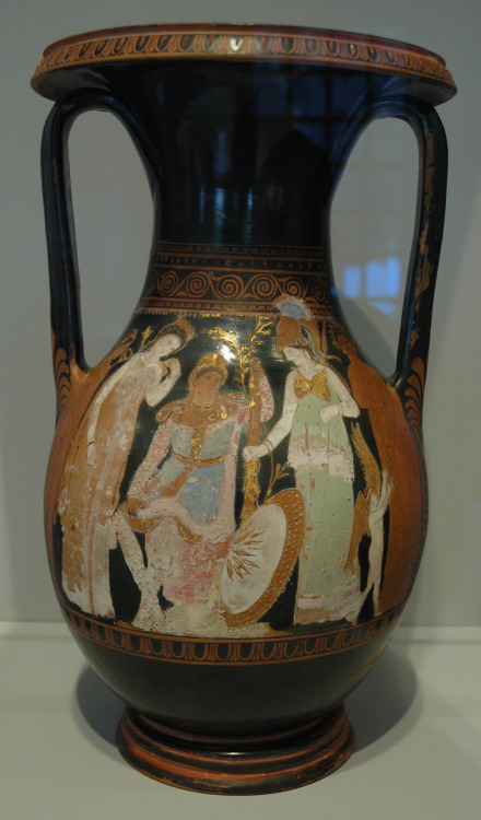 apartmentthirtythree: somepoorsod: jeannepompadour: Storage jar with  the Judgment  of Par