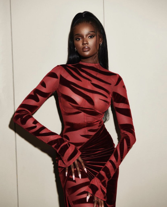 talkingwithtami:Duckie Thot  porn pictures