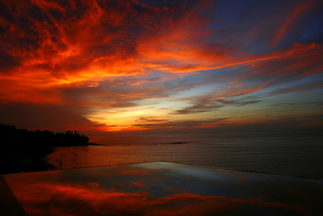 mandanoel:  Calm before the storm by Zainab Bu Hamad on Flickr. 