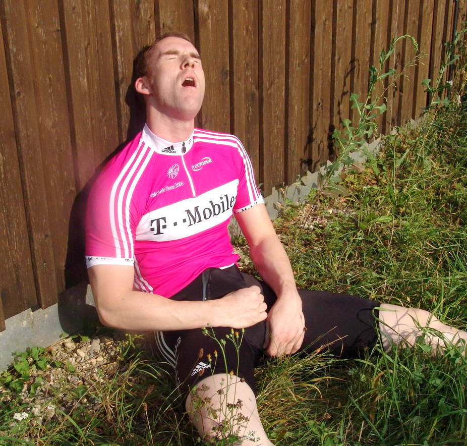 tristanbreiker:  ¡Joo-o-derr! ¡Pero que p!t# calor que dan! 
