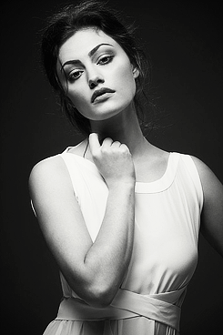 roselesleh:  Phoebe Tonkin photographed by