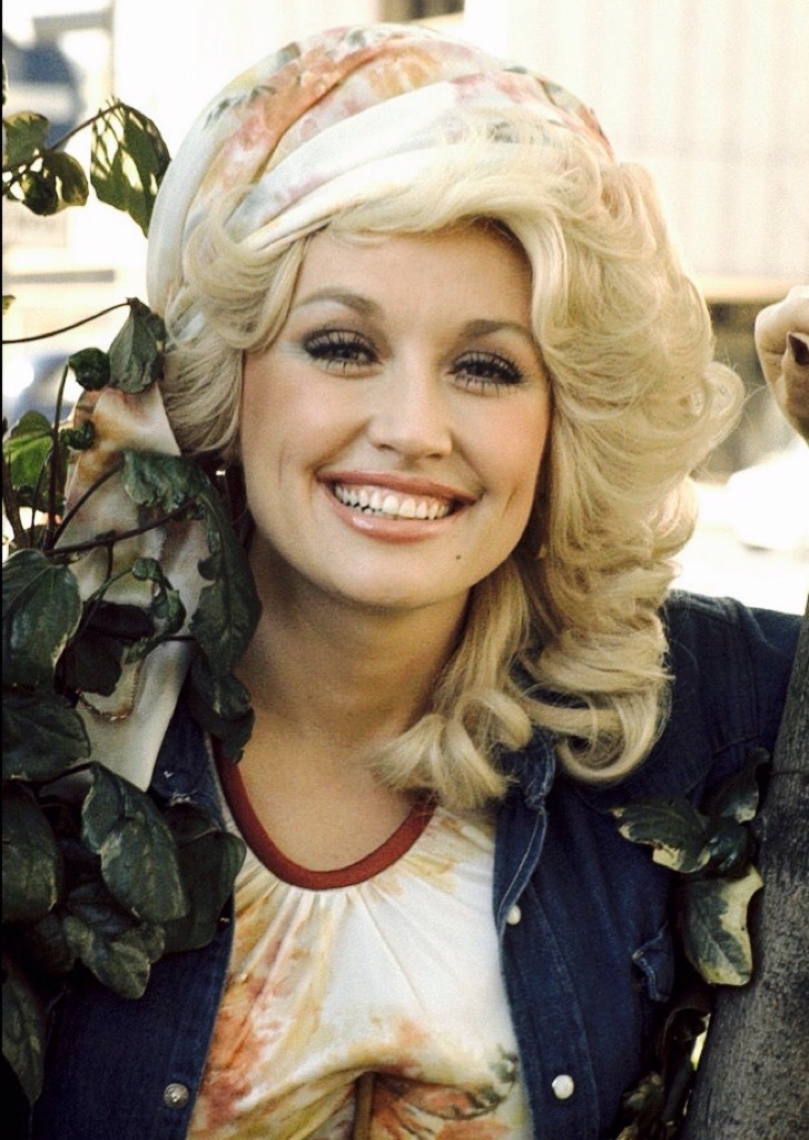 youbelongamongwildflowersDolly Parton photographed by Chris Walter