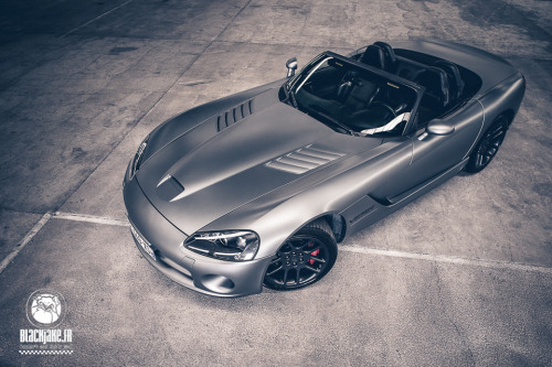 Dodge Viper by Black Jake.(via Bagnoles, tires, caisses… | BlackJake • Fuel Frames • Photographe • B