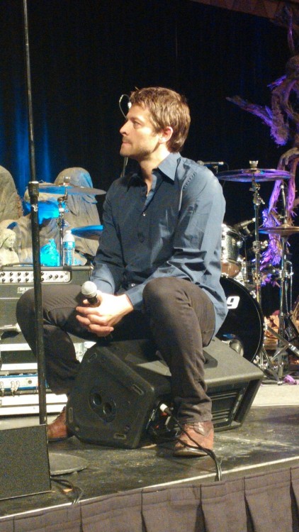 zombiecupcake2012: Some camera phone shots of Misha from Vegas. I realize one is blurry, but he&rsqu