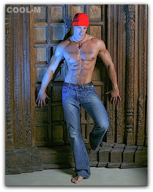 coolmasculino:  MATUS VALENT POR TOM CULLIS