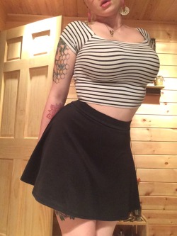 gspotwizard:  taylorbell:  Cute outfit and